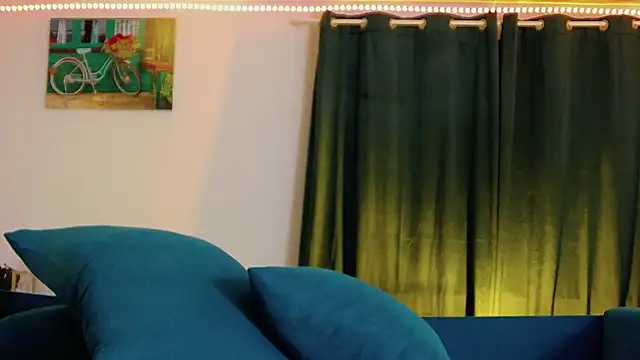 Snapshot of ScarlettNoirr chatting on April 28, 8:03 pm ScarlettNoirr online show from April 28, 8:03 pm