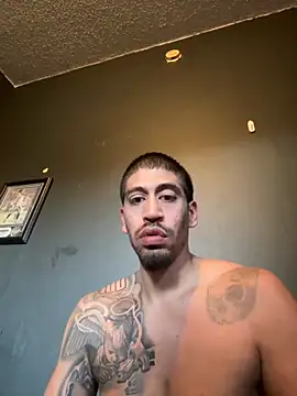 Snapshot of busnfatnutsLildee chatting on October 24, 11:23 pm busnfatnutsLildee online show from October 24, 11:23 pm