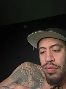 Snapshot of busnfatnutsLildee chatting on October 27, 12:31 pm busnfatnutsLildee online show from October 27, 12:31 pm