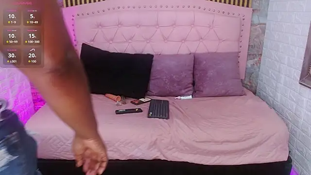 sheyla  ebony online show from November 6, 8:21 pm