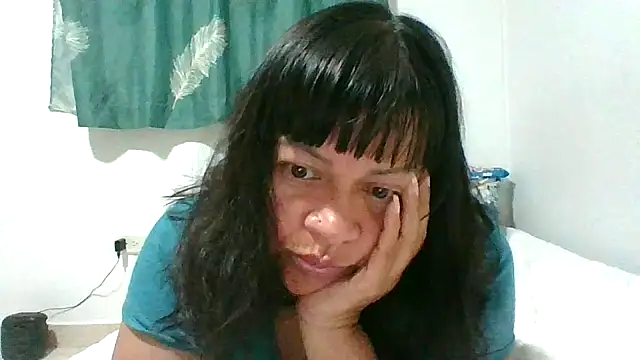 adri89-g online show from February 14, 2:41 am