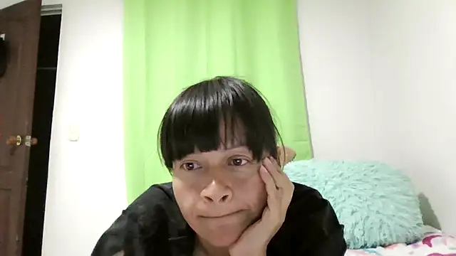 adri89-g online show from May 10, 4:28 am