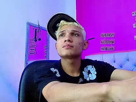 EL VENEZOLANO 22CM online show from October 12, 3:49 am