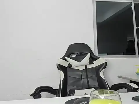 EL VENEZOLANO 22CM online show from February 5, 5:01 am