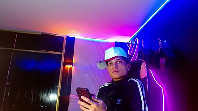 EL VENEZOLANO 22CM online show from May 20, 4:51 am