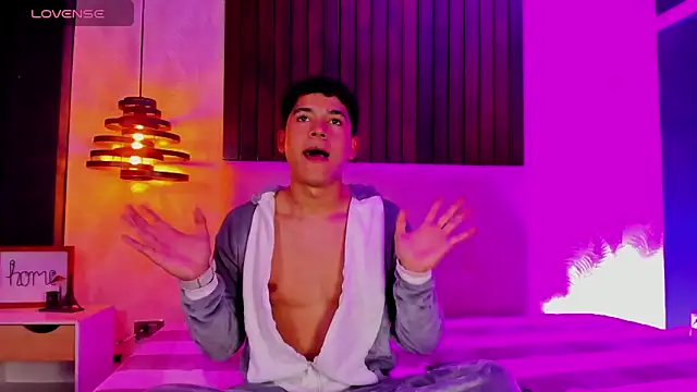 SandroVeyra online show from October 5, 4:00 am