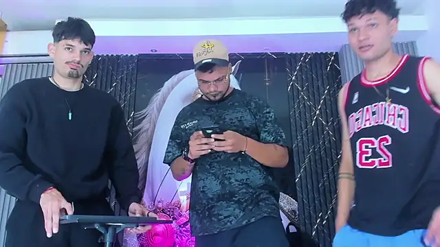 Iam Steven online show from November 15, 12:56 pm