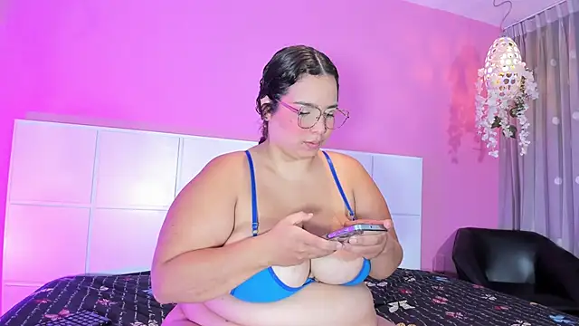 Aliciabloom online show from September 20, 12:50 pm