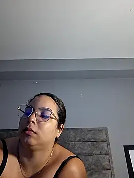 Aliciabloom online show from November 4, 12:15 pm