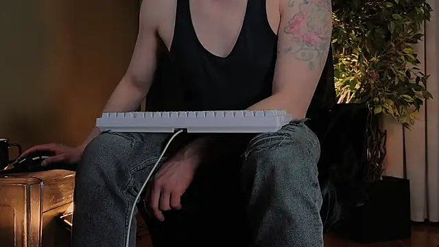 Snapshot of Vincent_Hardman chatting on May 6, 8:14 pm Vincent Hardman online show from May 6, 8:14 pm