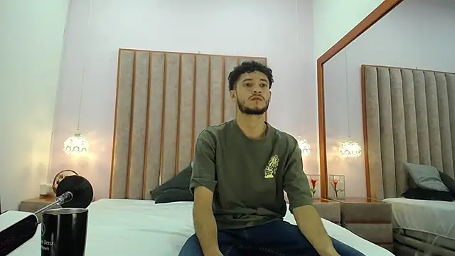 EthanCollen online show from October 19, 11:05 pm