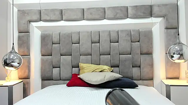 EthanCollen online show from October 24, 11:56 pm