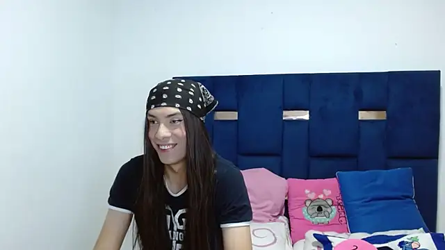 PinkLuna LolaBloom online show from May 8, 3:56 am