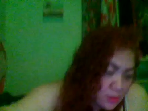 Snapshot of H2OWiZeeE17 chatting on September 24, 9:23 am H2OWiZeeE17 online show from September 24, 9:23 am
