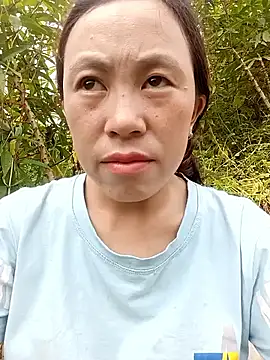 lyuyenkk online show from October 2, 7:37 am