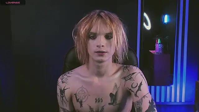 ArchiehalI online show from September 30, 9:09 pm