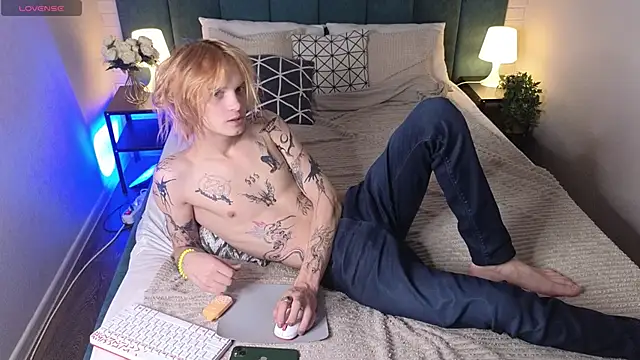 ArchiehalI online show from October 2, 8:38 pm