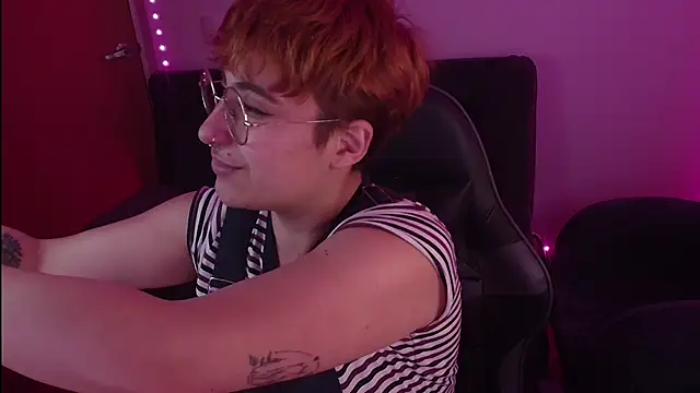 Miacatsito3 online show from October 2, 5:03 am