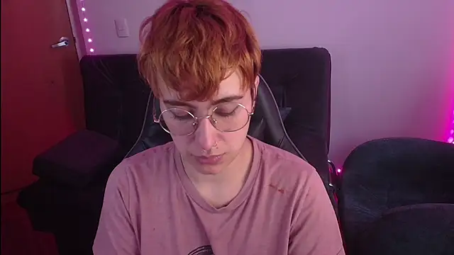 Miacatsito3 online show from October 2, 5:31 pm