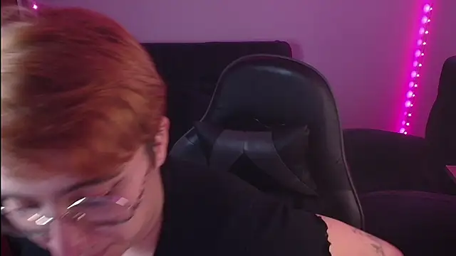 Miacatsito3 online show from October 4, 2:20 am