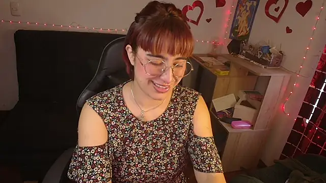 Miacatsito3 online show from May 12, 10:29 pm