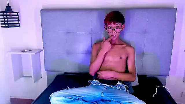 Snapshot of Billie_Turner_ chatting on September 19, 9:37 pm Billie Turner  online show from September 19, 9:37 pm