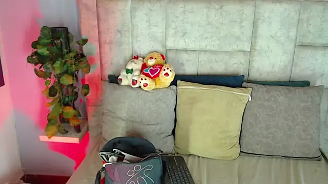 Snapshot of Billie_Turner_ chatting on October 18, 9:04 pm Billie Turner  online show from October 18, 9:04 pm