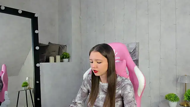 Amanda Reedd online show from September 29, 8:19 am