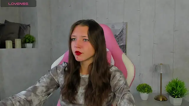 Amanda Reedd online show from October 1, 1:00 am