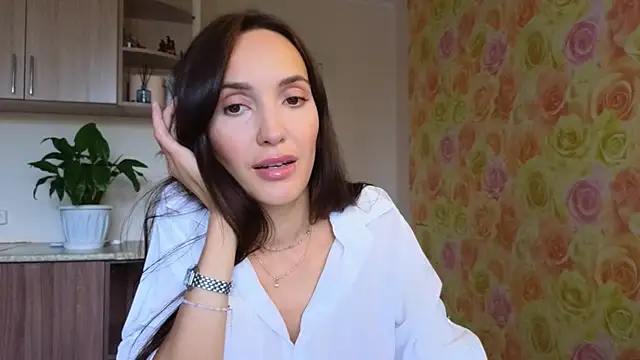 Lillian-Clark online show from October 11, 10:58 am