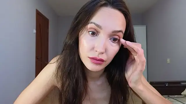 Snapshot of Lillian-Clark chatting on February 17, 10:45 am Lillian-Clark online show from February 17, 10:45 am