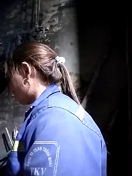 Dung x online show from March 13, 11:50 am