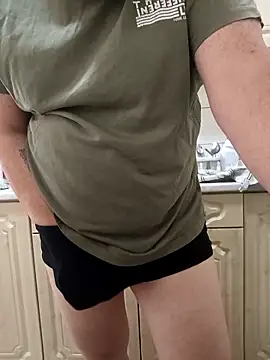 Snapshot of narrowboy chatting on October 25, 11:07 am narrowboy online show from October 25, 11:07 am