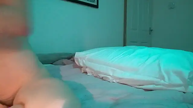 Snapshot of TinaBeena chatting on October 14, 9:59 pm TinaBeena online show from October 14, 9:59 pm