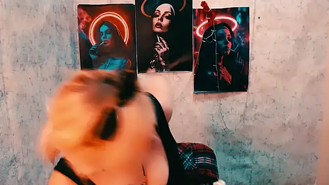 EmmaCat  online show from March 9, 5:11 am