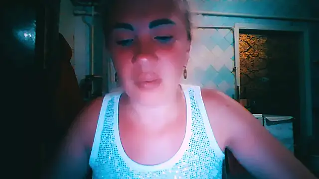 EmmaCat  online show from July 4, 5:30 pm