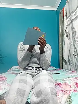 BlondieBitch online show from November 16, 5:07 pm