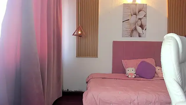 KoraRousee online show from October 21, 1:01 pm