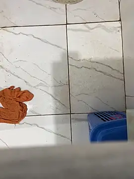 Snapshot of Morenolatino881 chatting on November 18, 11:37 pm Morenolatino881 online show from November 18, 11:37 pm