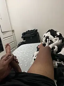 Snapshot of Morenolatino881 chatting on December 2, 11:00 pm Morenolatino881 online show from December 2, 11:00 pm