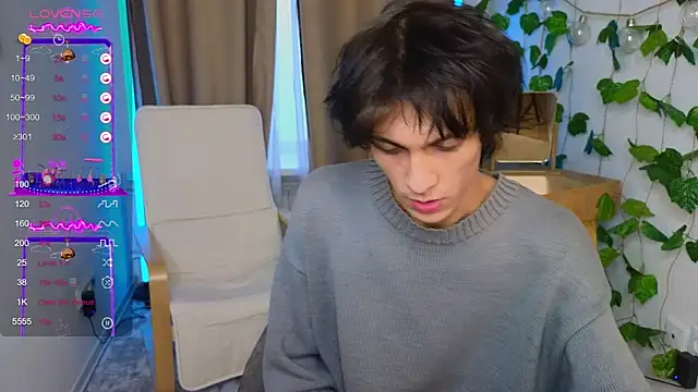 va1ora online show from October 2, 12:12 pm