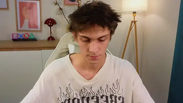 va1ora online show from October 12, 1:43 pm