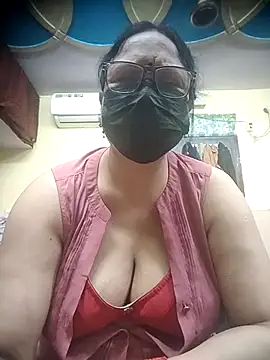 Snapshot of thehotlady chatting on April 7, 2:56 am thehotlady online show from April 7, 2:56 am