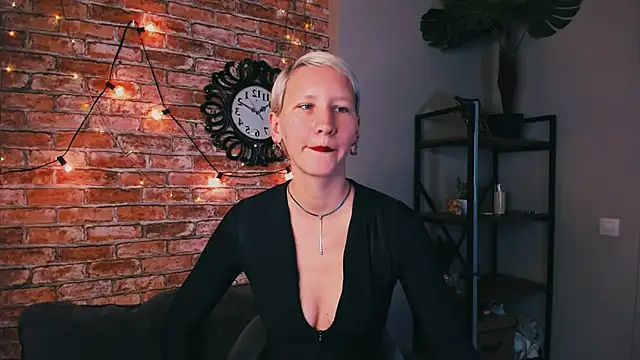 Kim Waite online show from September 18, 2:19 pm