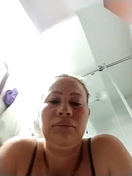 Snapshot of LaraCaliente chatting on September 30, 7:57 am LaraCaliente online show from September 30, 7:57 am