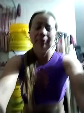 Snapshot of LaraCaliente chatting on October 6, 9:07 am LaraCaliente online show from October 6, 9:07 am