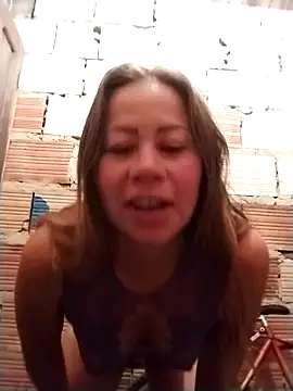 Snapshot of LaraCaliente chatting on October 7, 7:05 am LaraCaliente online show from October 7, 7:05 am