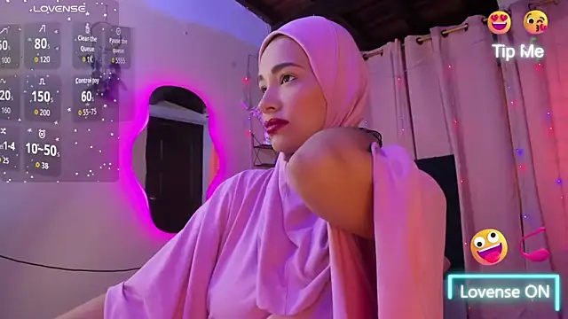 Snapshot of ShanaJamil chatting on October 1, 12:11 pm ShanaJamil online show from October 1, 12:11 pm