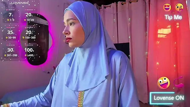 Snapshot of ShanaJamil chatting on October 10, 12:15 pm ShanaJamil online show from October 10, 12:15 pm