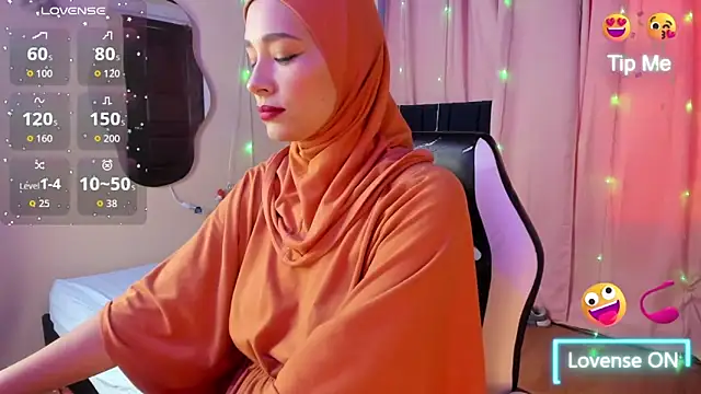 Snapshot of ShanaJamil chatting on October 17, 4:20 pm ShanaJamil online show from October 17, 4:20 pm